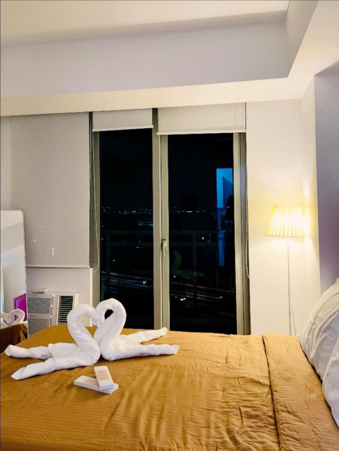 Azure Urban Resort Staycation Manila Room photo